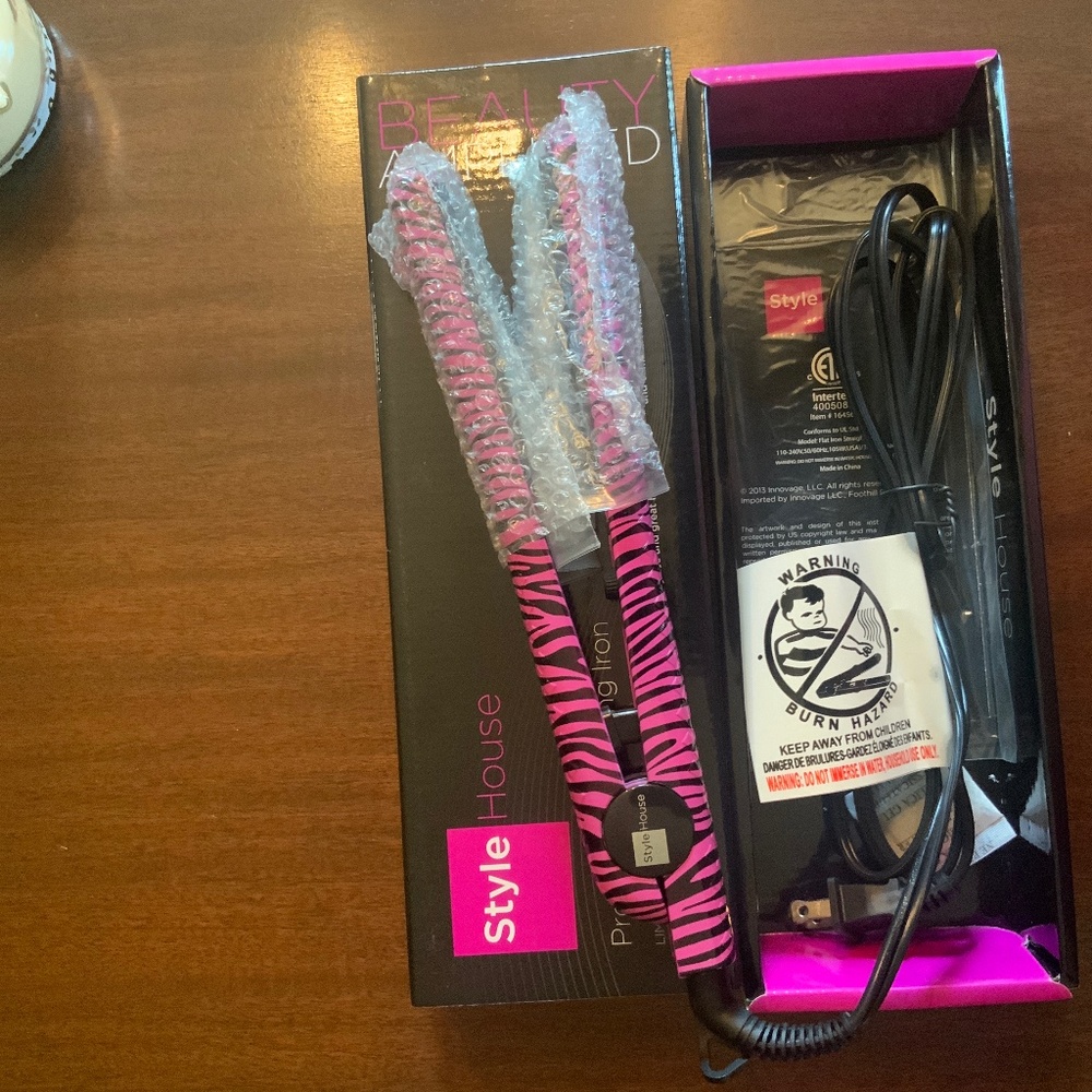 Style House Professional Styling Iron with accessory kit